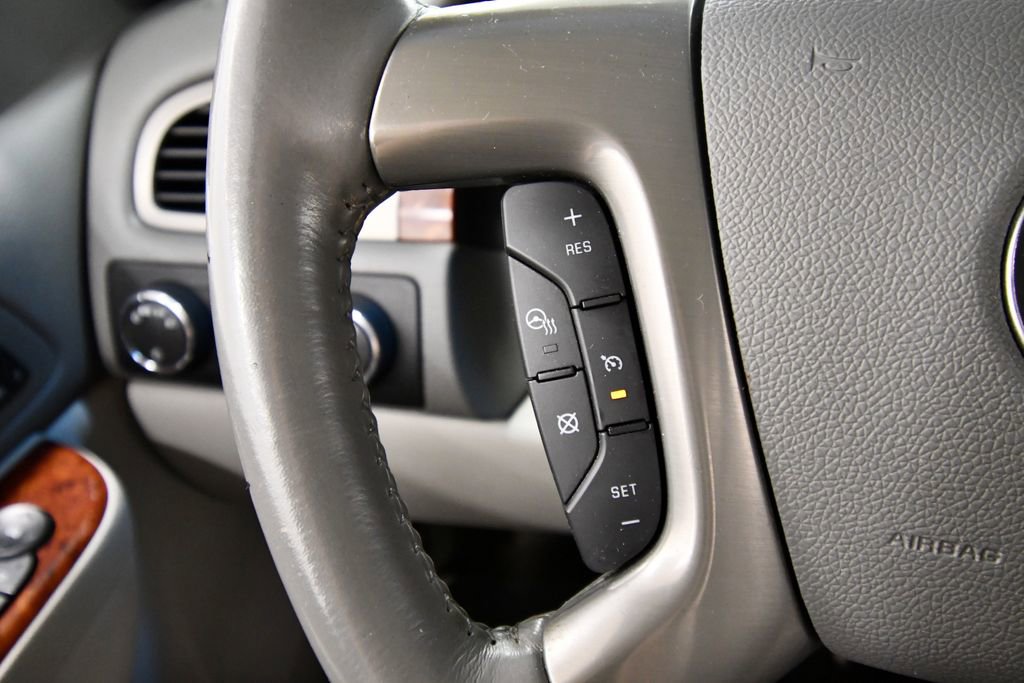 Used 2013 Chevrolet Avalanche LTZ AWD/4WD image 22