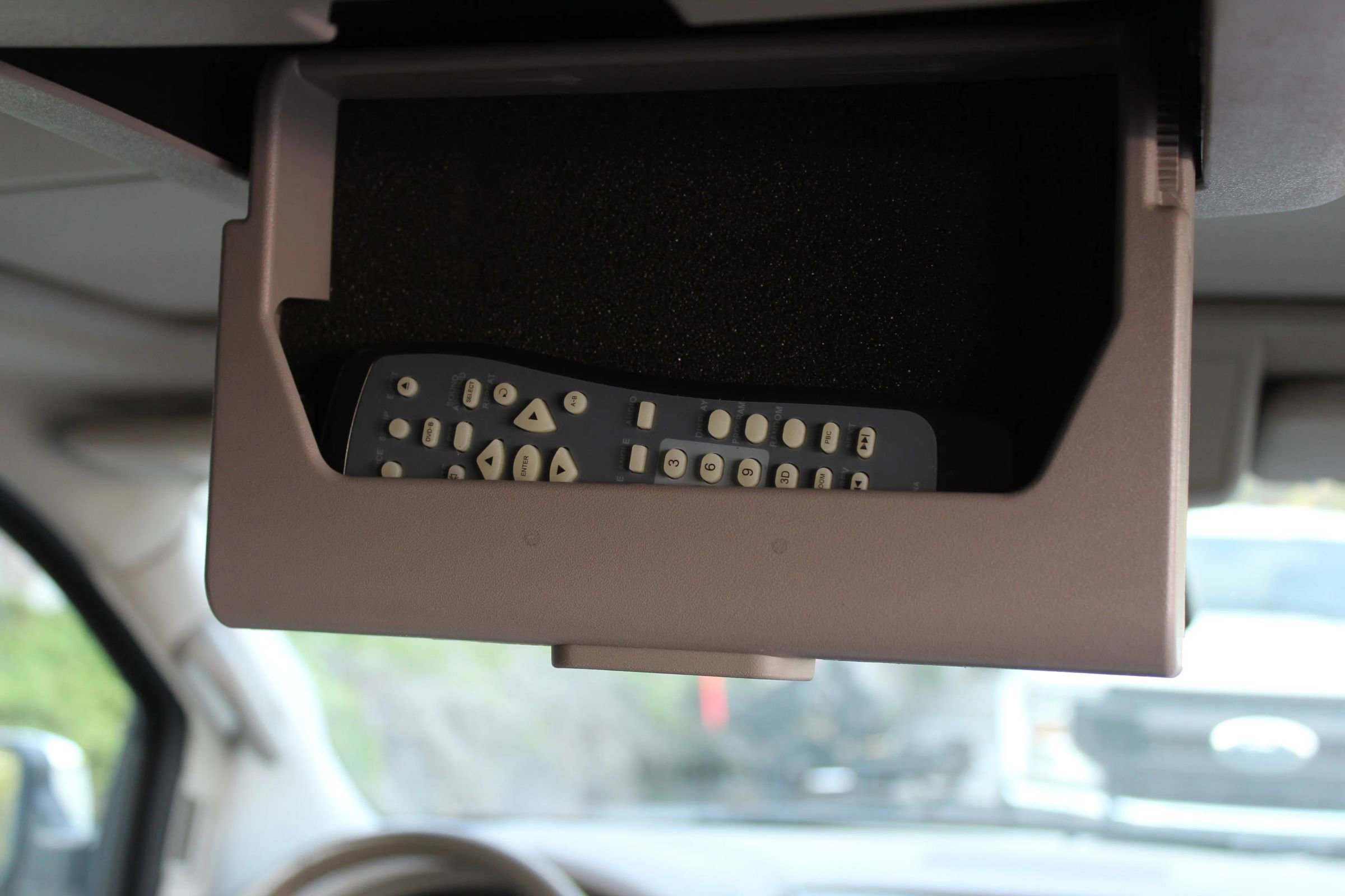 Used 2014 Nissan Armada Platinum image 24