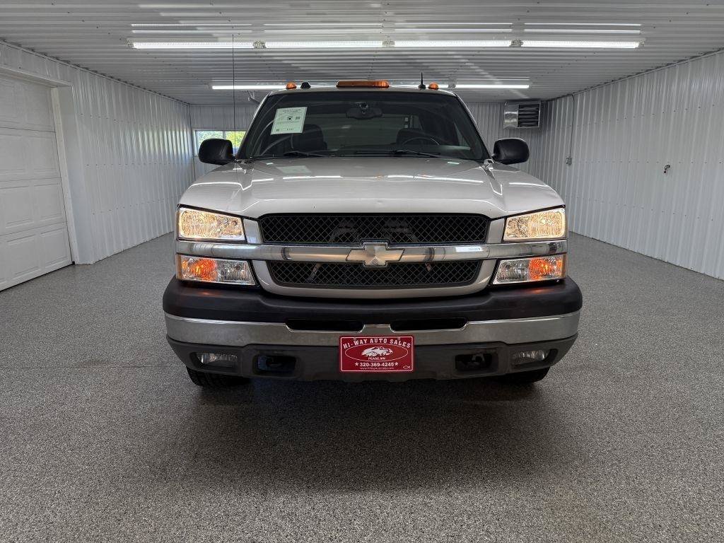Used 2004 Chevrolet Silverado 2500 LT w/ Skid Plate Package AWD/4WD image 2