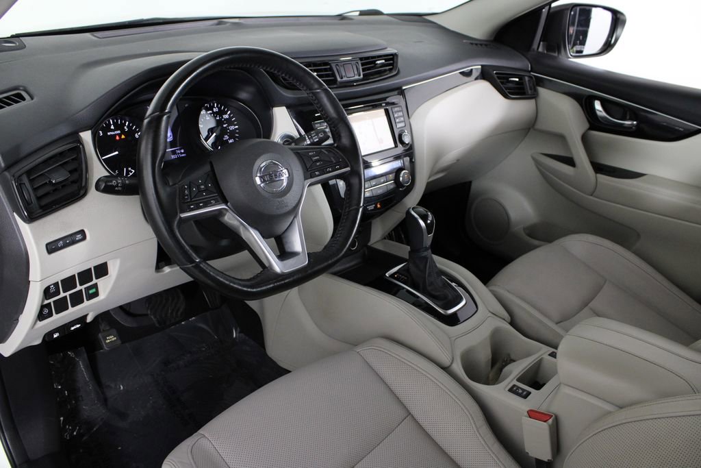 Certified 2017 Nissan Rogue Sport SL FWD image 18