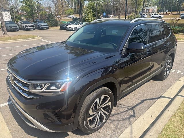 Used 2021 Volkswagen Atlas SEL Premium image 2