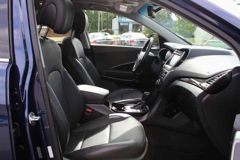 Used 2017 Hyundai Santa Fe Sport FWD image 32