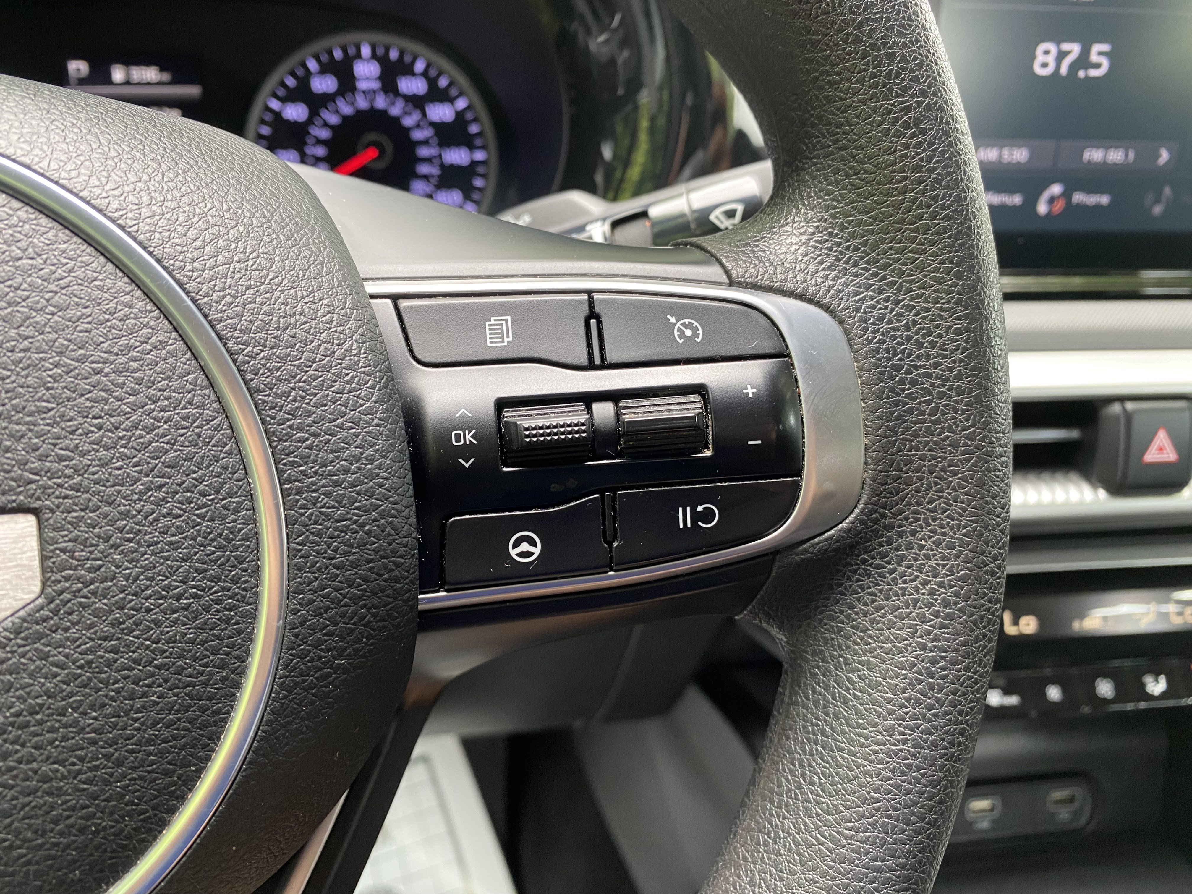 Used 2022 Kia K5 LXS FWD image 19