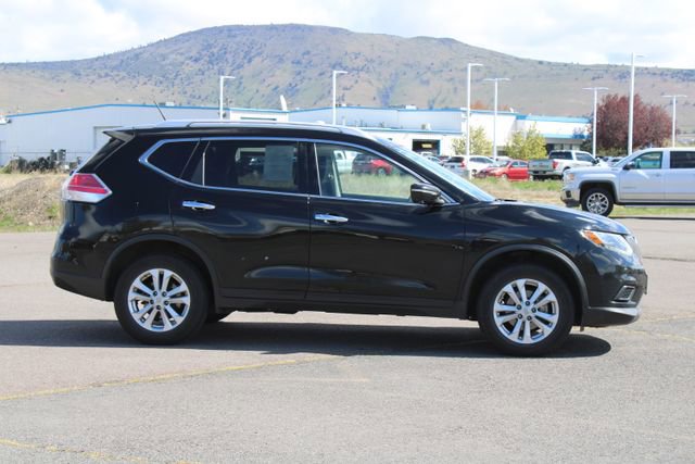 Used 2015 Nissan Rogue SV w/ SV Premium Package image 6
