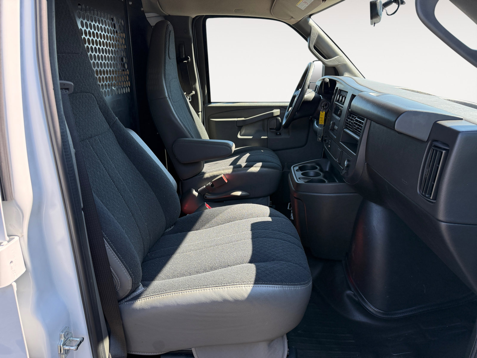 Used 2025 Chevrolet Express 2500 w/ Driver Convenience Package RWD image 18