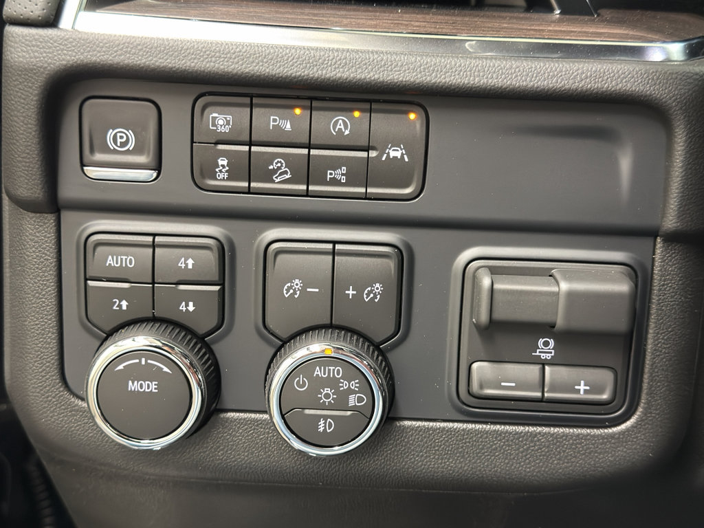 New 2026 Chevrolet Suburban Premier AWD/4WD image 20