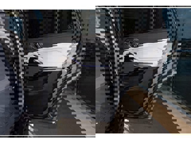 New 2026 BMW X5 xDrive50e w/ Climate Comfort Package image 77