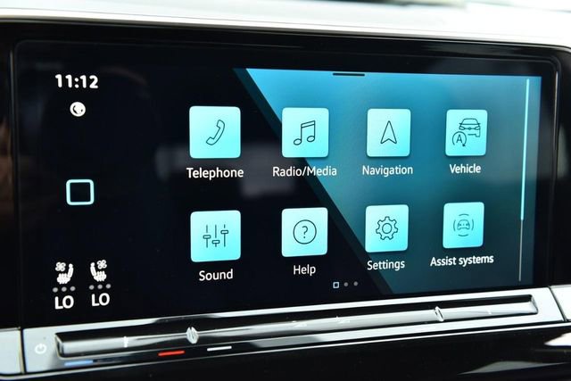 Certified 2025 Volkswagen Atlas SE AWD/4WD image 14