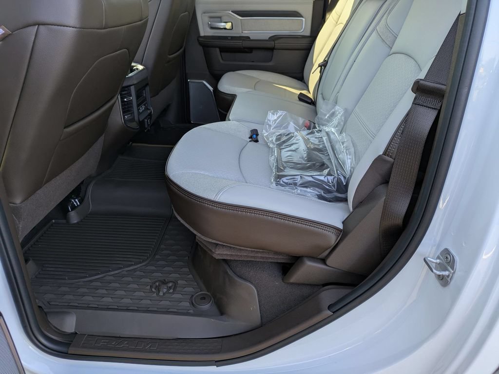 New 2026 RAM 2500 Laramie AWD/4WD image 28