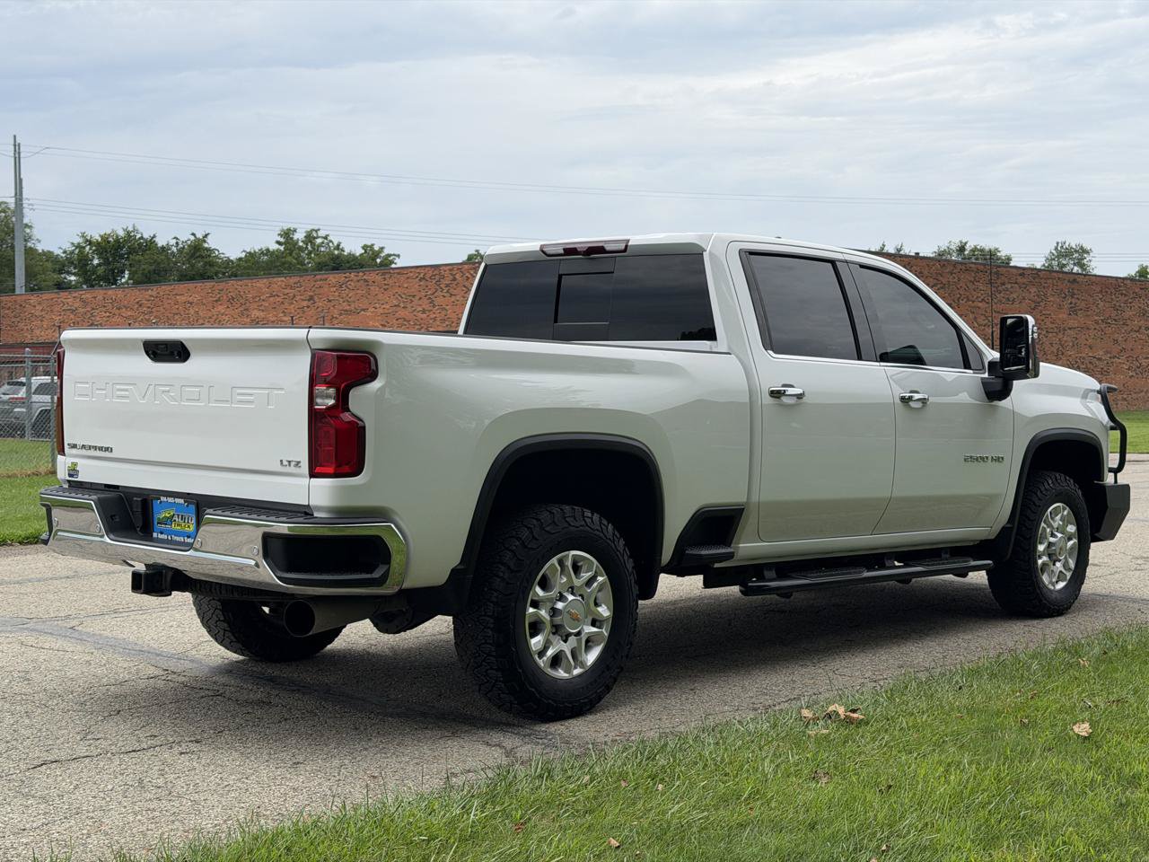 Used 2023 Chevrolet Silverado 2500 LTZ w/ LTZ Plus Package AWD/4WD image 6