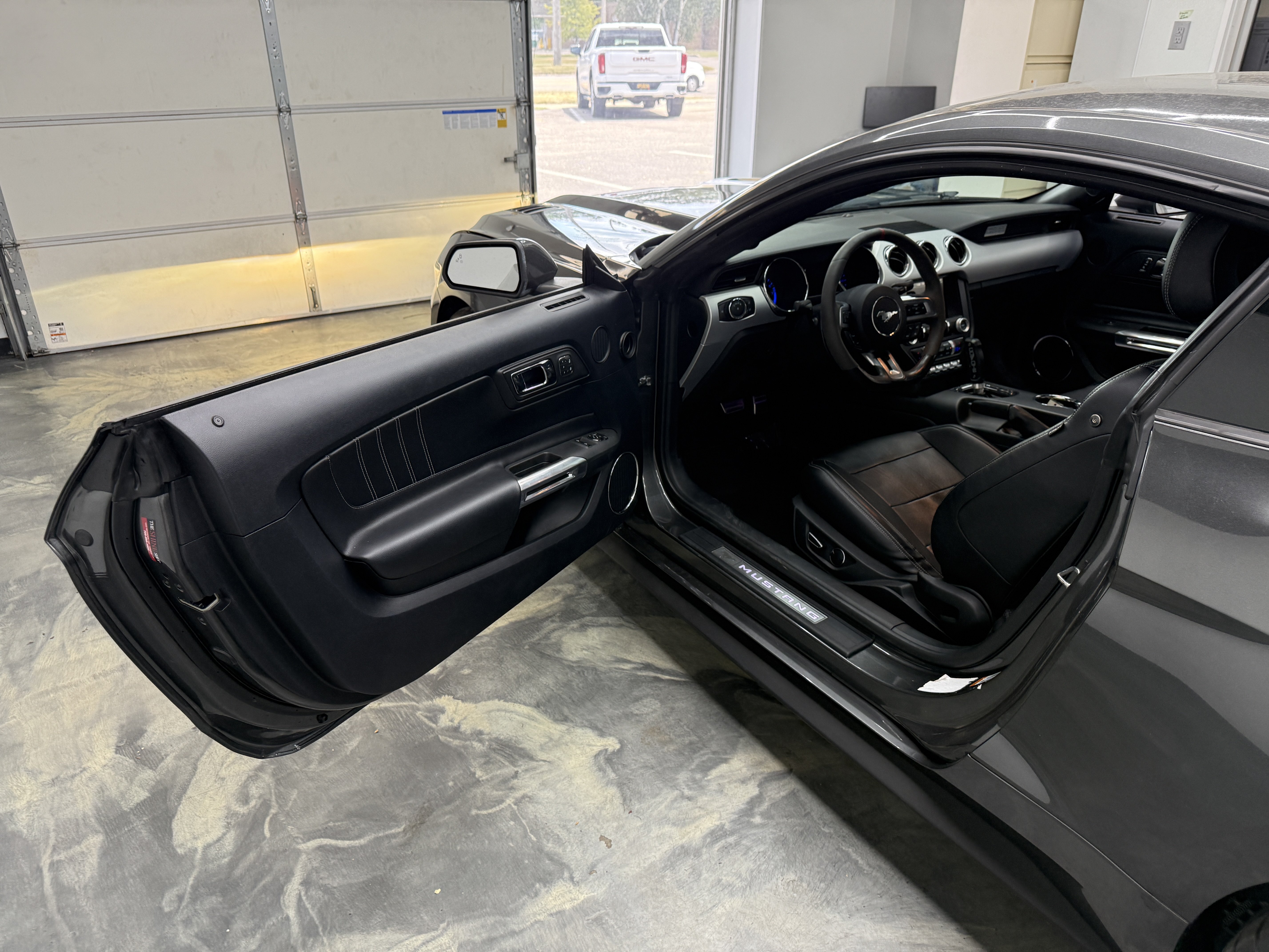 Used 2015 Ford Mustang GT Premium w/ Equipment Group 401A RWD image 8