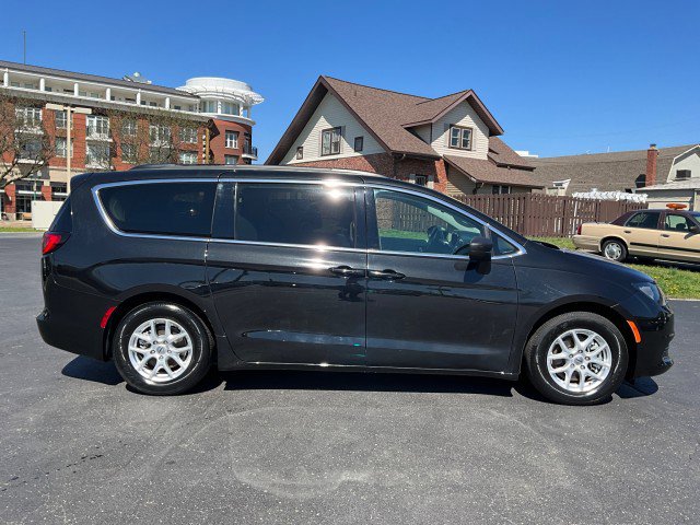 Used 2021 Chrysler Voyager Lxi FWD image 8