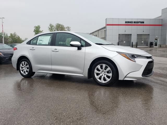 Used 2026 Toyota Corolla LE FWD image 3