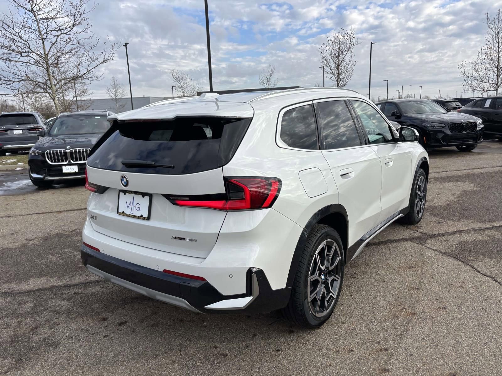 New 2026 BMW X1 xDrive28i w/ Technology Package AWD/4WD image 7