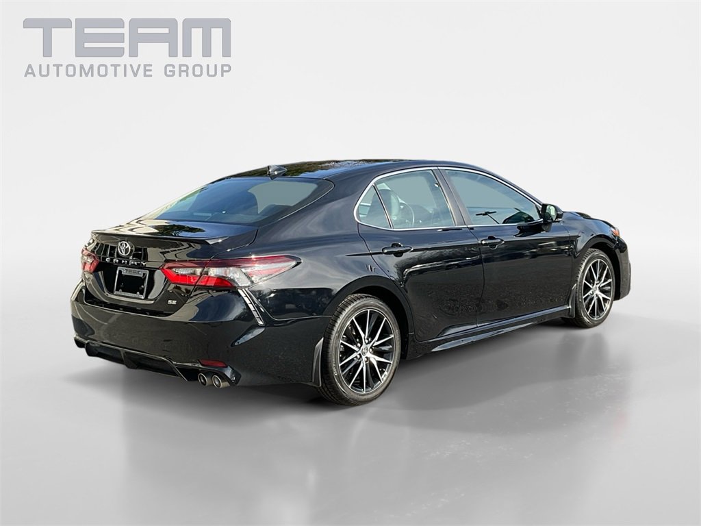 Used 2024 Toyota Camry SE image 7