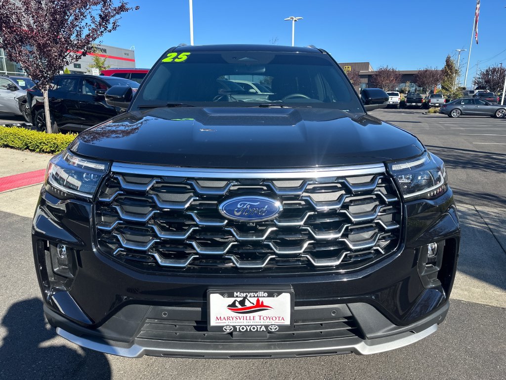 Used 2025 Ford Explorer Platinum w/ Ultimate Package AWD/4WD image 8