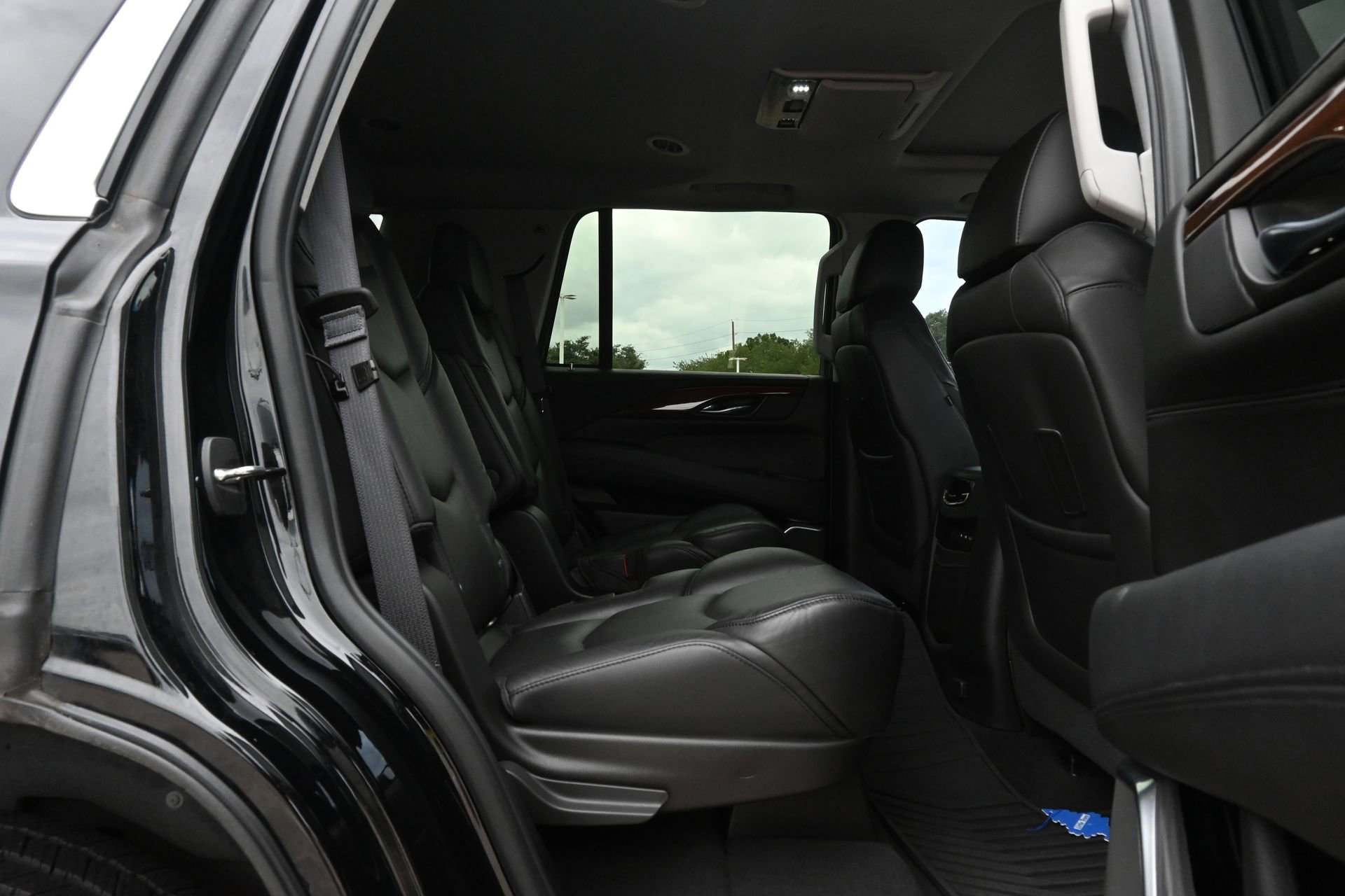 Used 2020 Cadillac Escalade Luxury AWD/4WD image 24