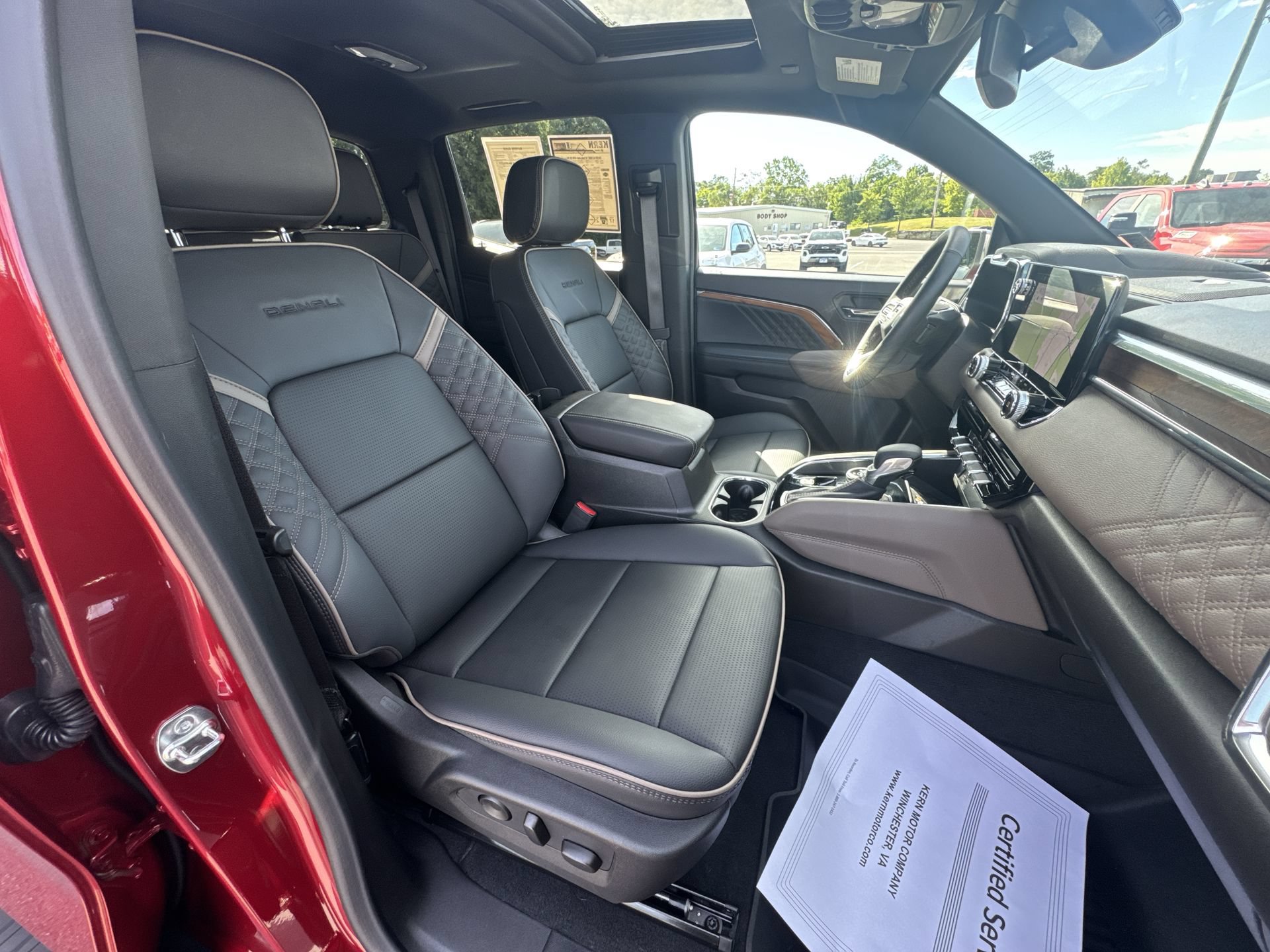 Used 2025 GMC Canyon Denali AWD/4WD image 26