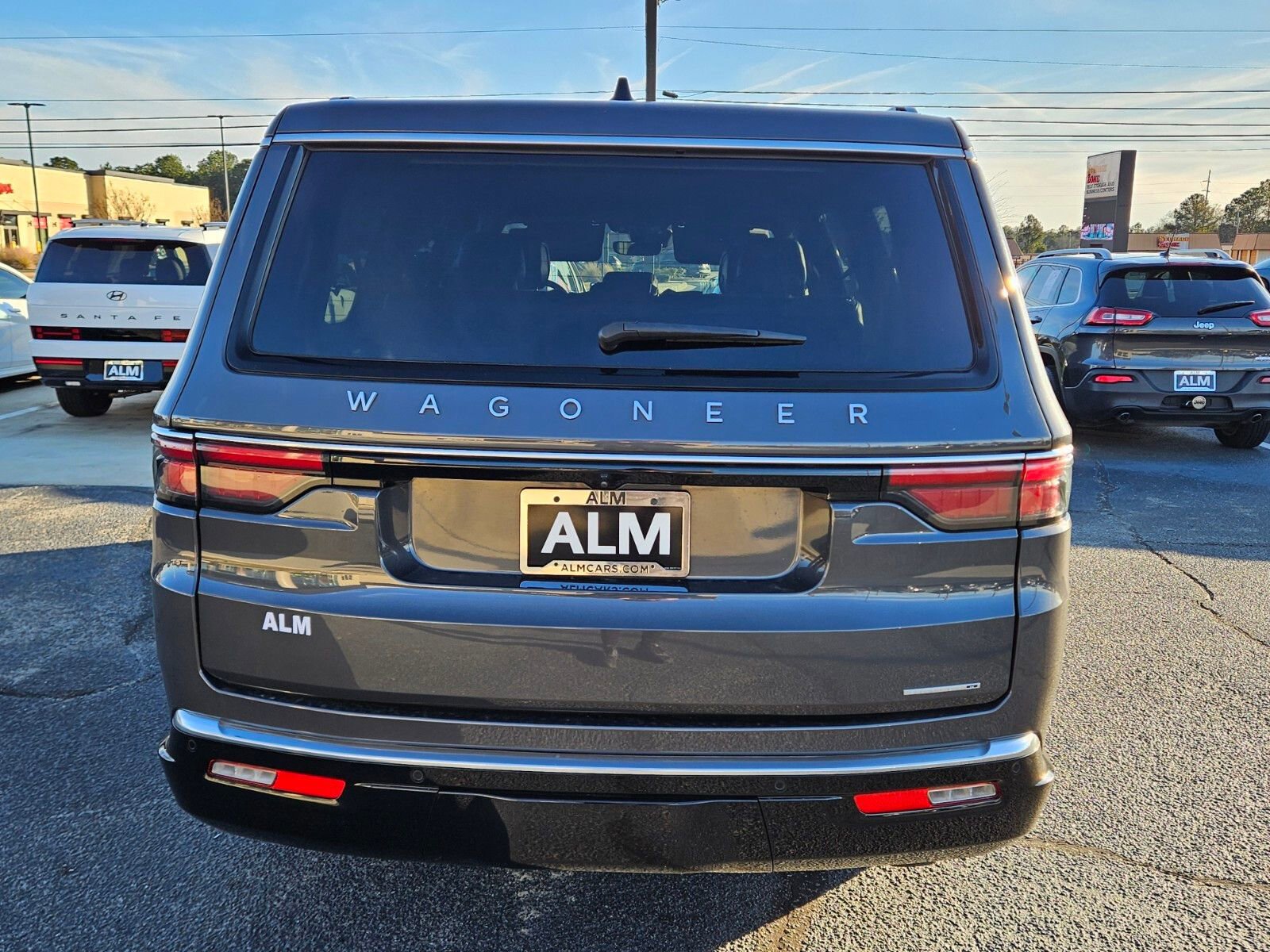 Used 2024 Jeep Wagoneer L Series II w/ Flexible Seating Group image 10