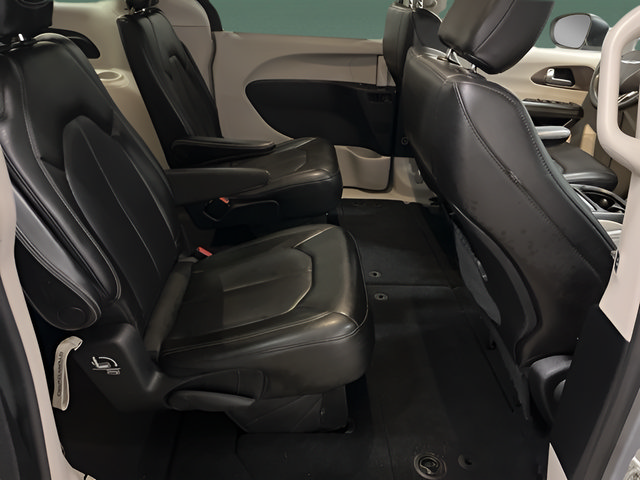 Used 2021 Chrysler Voyager Lxi FWD image 15