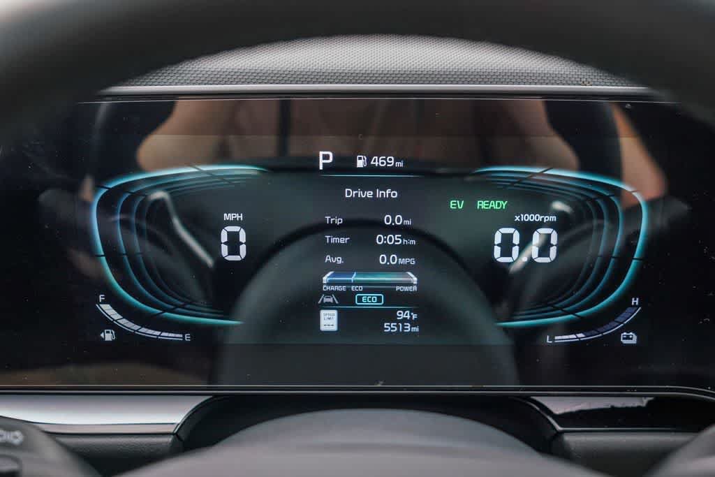 Certified 2025 Kia Niro EX FWD image 23