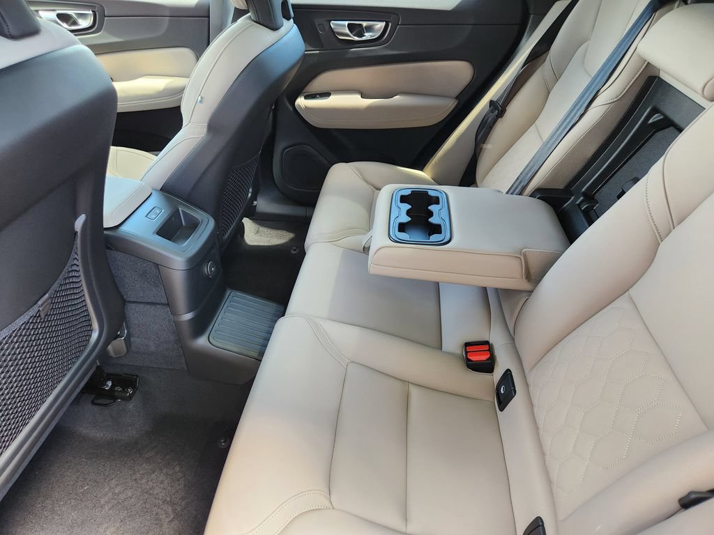 New 2026 Volvo XC60 T8 Plus w/ Protection Package Premier AWD/4WD image 19