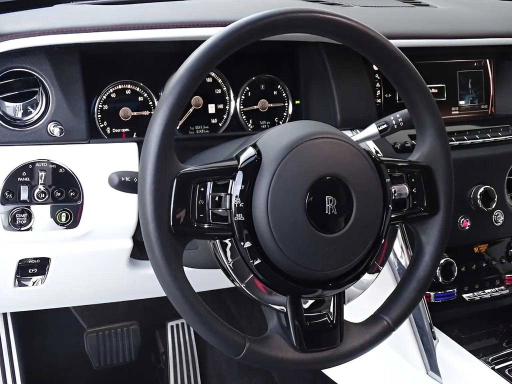 Certified 2024 Rolls-Royce Cullinan image 19