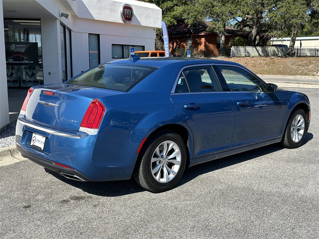 Certified 2022 Chrysler 300 Touring image 6