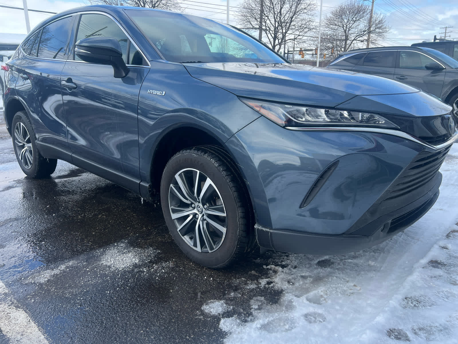 Used 2021 Toyota Venza LE w/ Carpet Mat Package (TMS) image 6