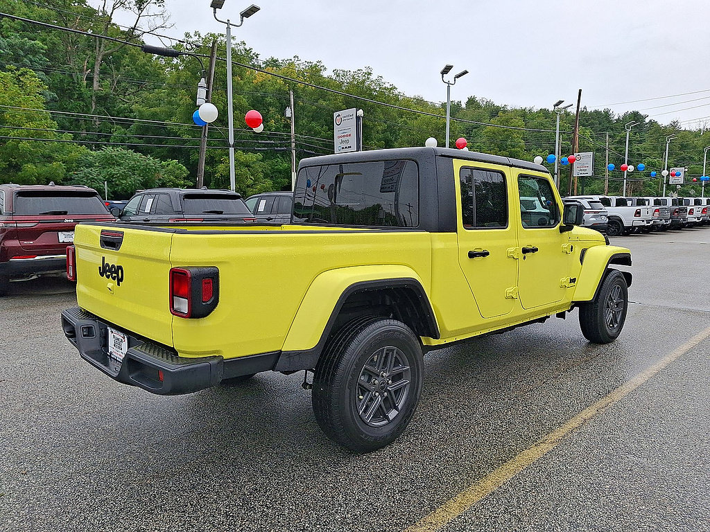 Used 2024 Jeep Gladiator Sport AWD/4WD image 54