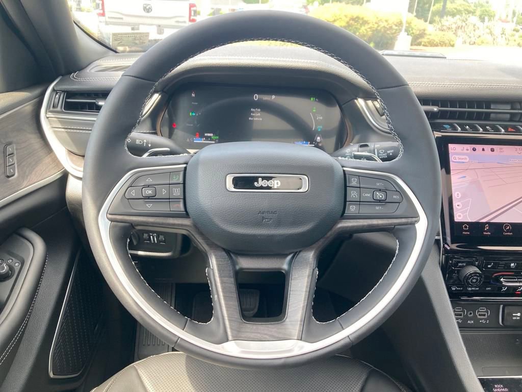 New 2024 Jeep Grand Cherokee Limited 4xe w/ Luxury Tech Group II image 15