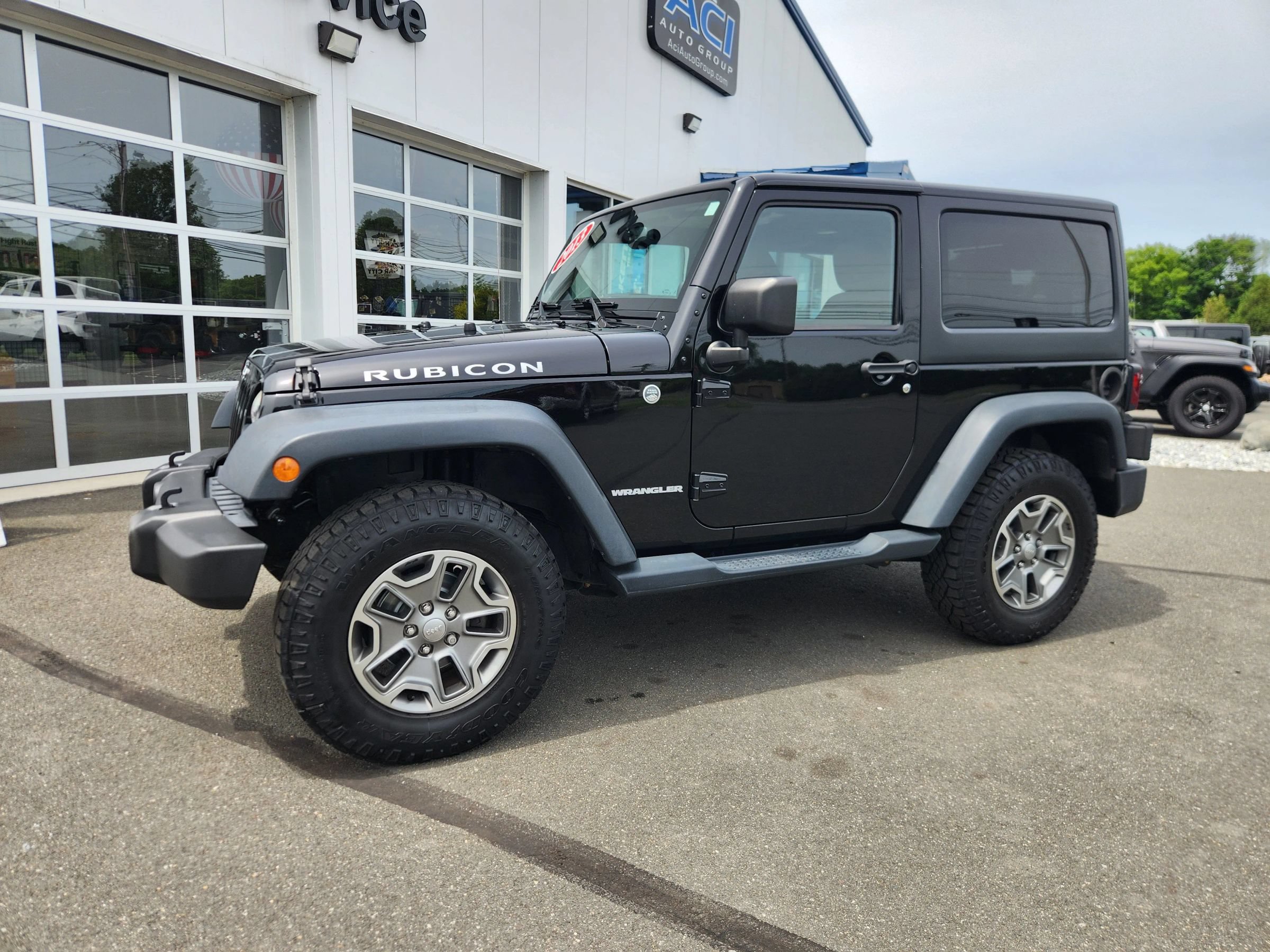Used 2013 Jeep Wrangler Rubicon w/ Dual Top Group AWD/4WD image 7