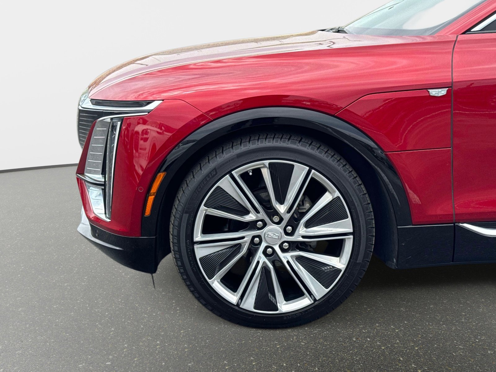 Certified 2024 Cadillac Lyriq Luxury w/ LPO, Floor Liner Package image 31