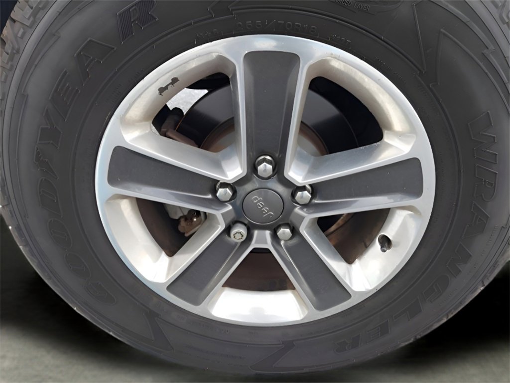 Used 2018 Jeep Wrangler Unlimited Sahara image 11