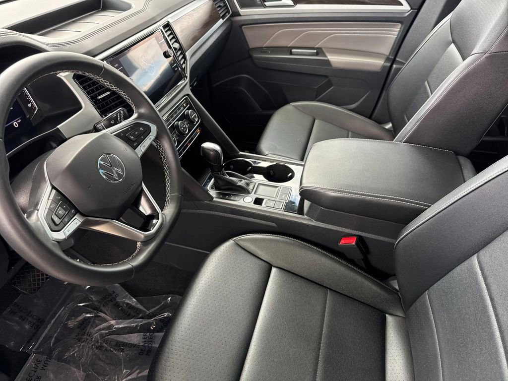 Used 2023 Volkswagen Atlas SE w/ Panoramic Sunroof Package FWD image 9