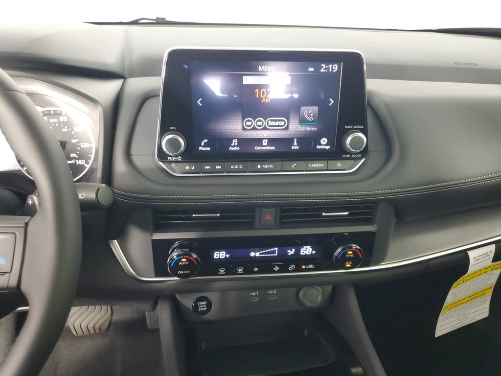 Used 2025 Nissan Rogue SV FWD image 16