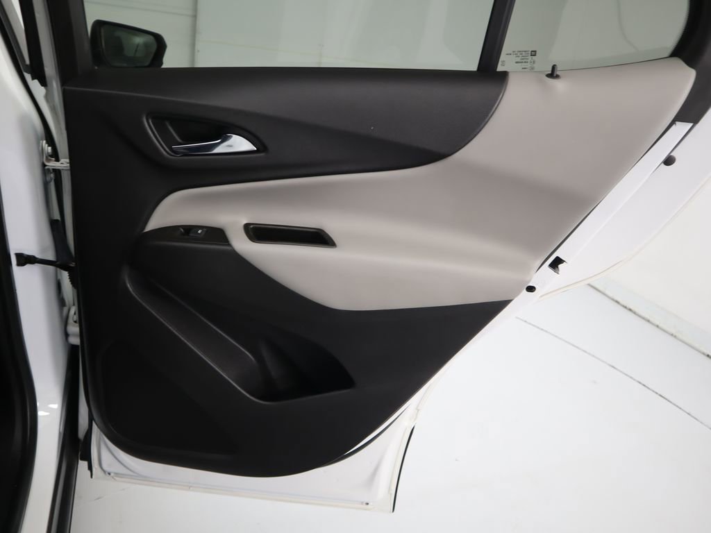 Used 2021 Chevrolet Equinox LS w/ LS Convenience Package image 25