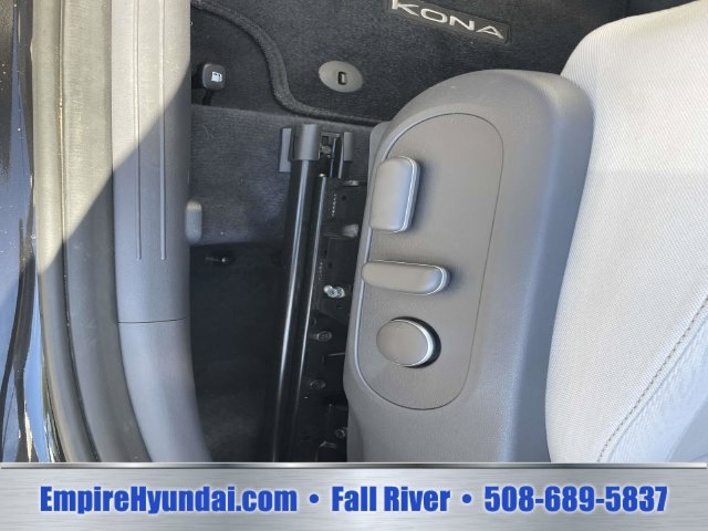 Used 2024 Hyundai Kona SEL w/ Convenience Package FWD image 17