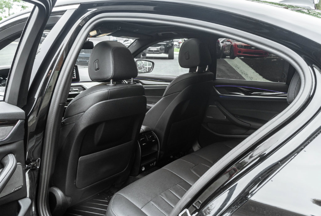 Used 2023 BMW 530e RWD image 27