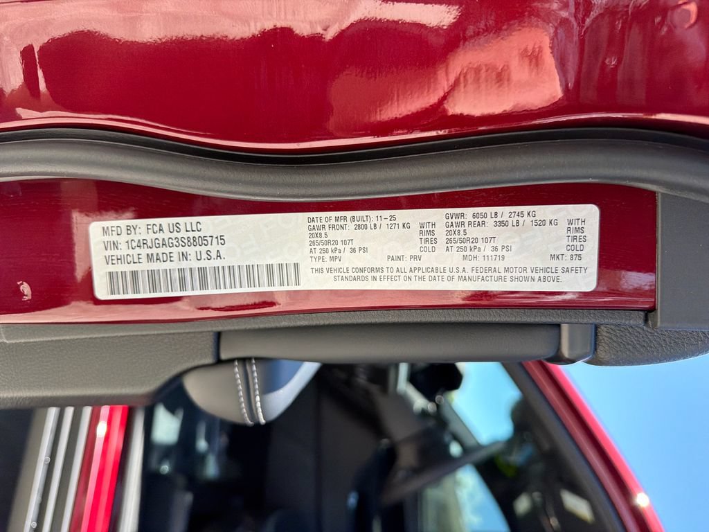 Used 2025 Jeep Grand Cherokee Altitude RWD image 36