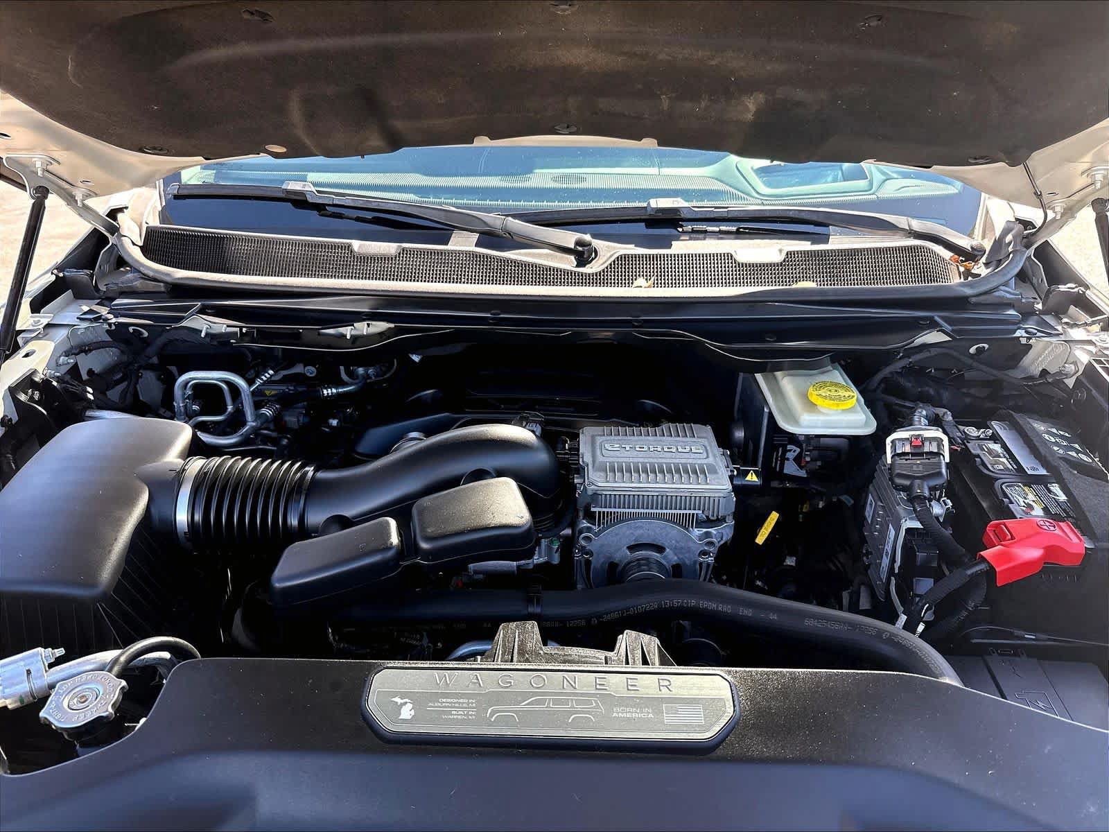 Used 2022 Jeep Wagoneer Series III AWD/4WD image 33