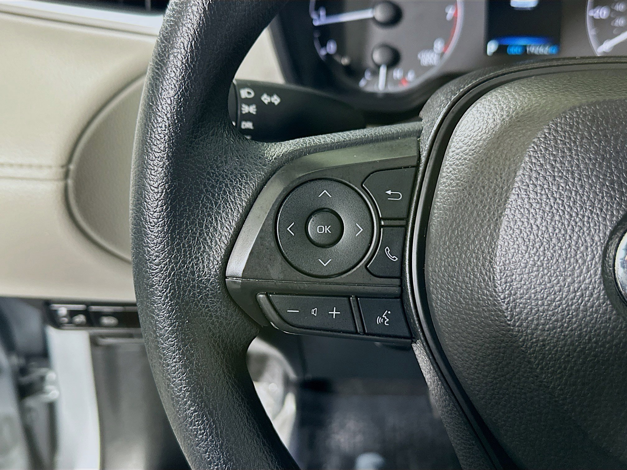 Used 2024 Toyota Corolla Cross L image 16