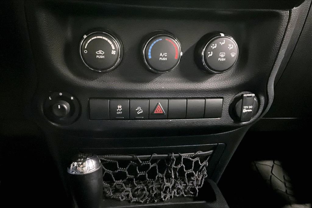 Used 2017 Jeep Wrangler Unlimited Willys image 14