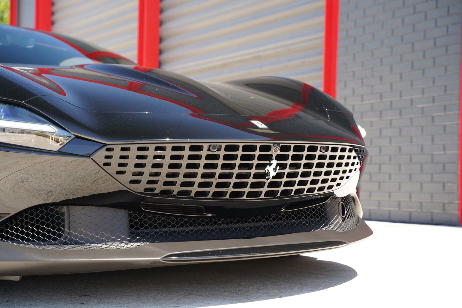 Used 2023 Ferrari Roma RWD image 2