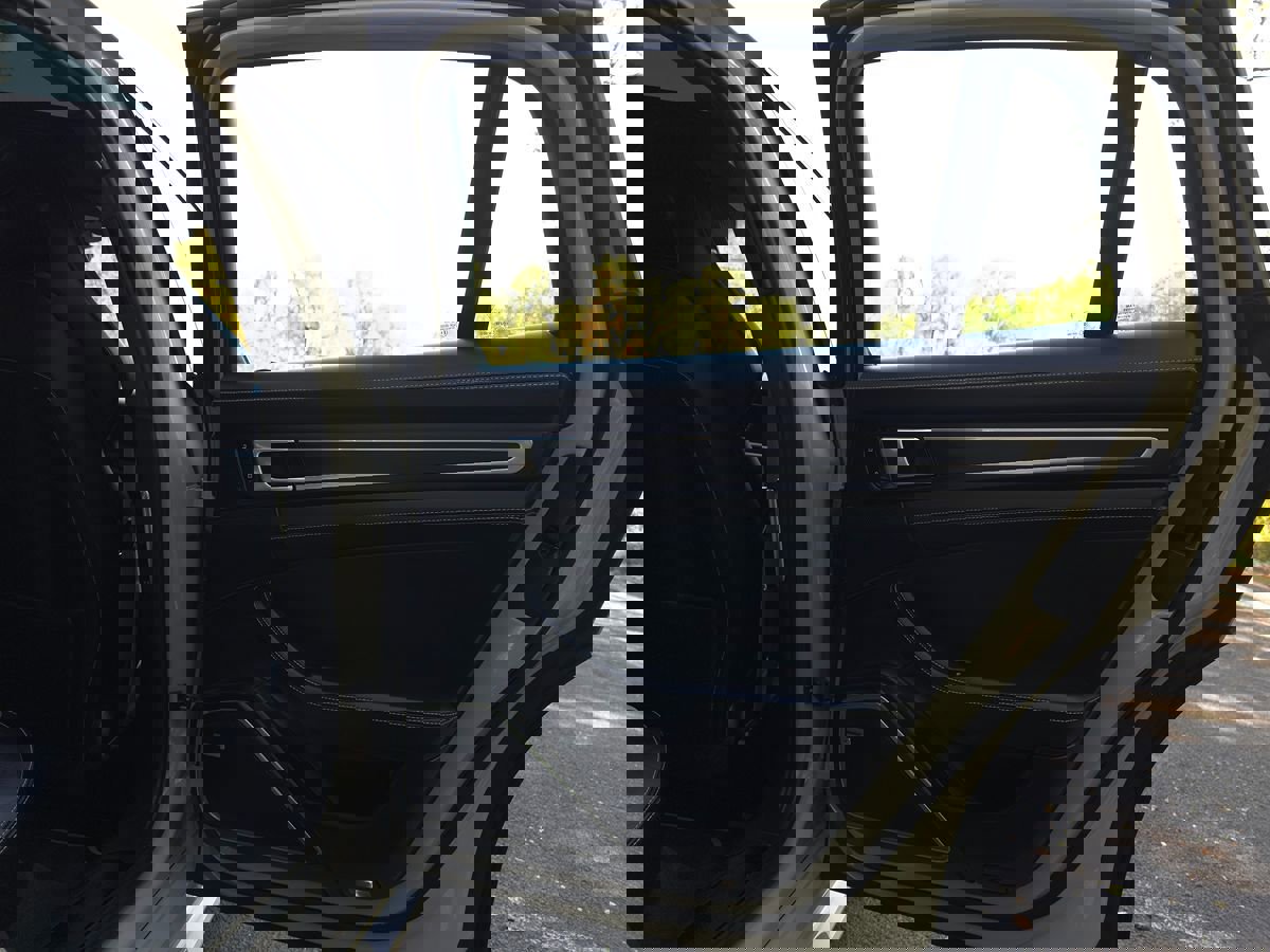 Used 2020 Porsche Panamera 4S image 34