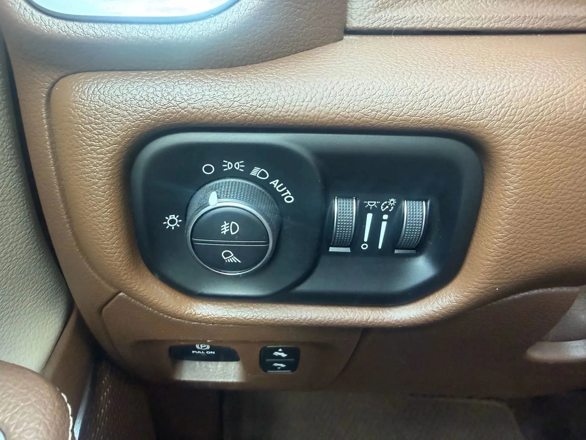 Used 2020 RAM 1500 Laramie image 16