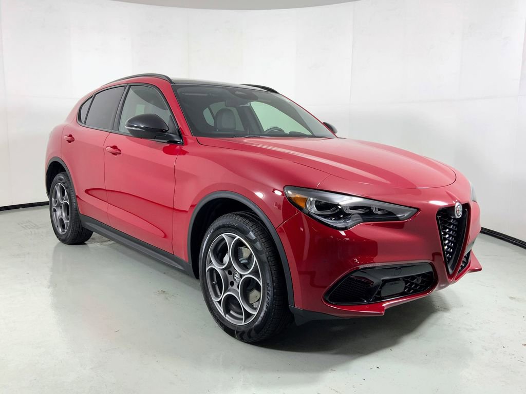 New 2025 Alfa Romeo Stelvio Sprint w/ Convenience Package AWD/4WD image 4