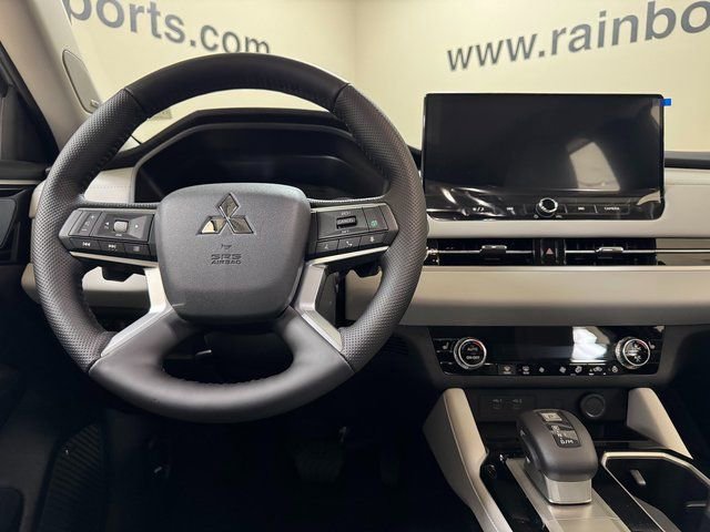 New 2026 Mitsubishi Outlander SE FWD image 9