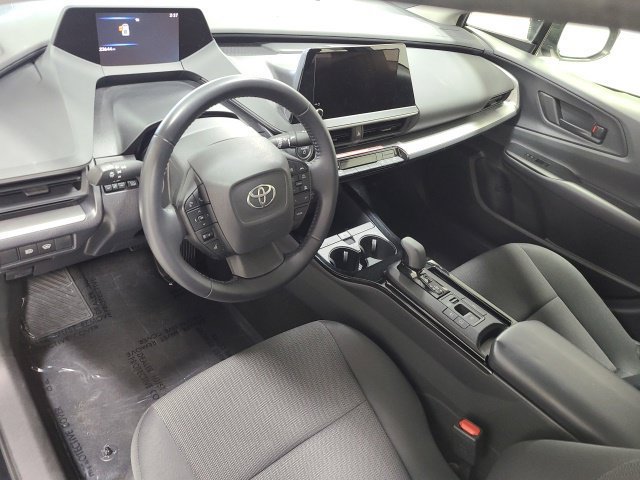 Certified 2025 Toyota Prius LE FWD image 19