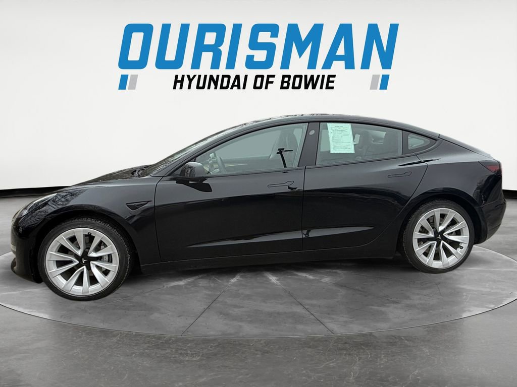 Used 2023 Tesla Model 3 Standard Range image 3